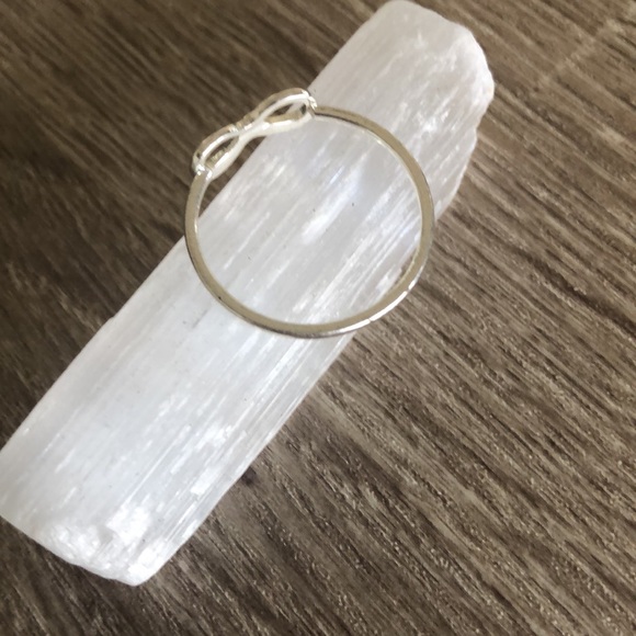 Silver dainty infinity ring (H&M) - Picture 3 of 4